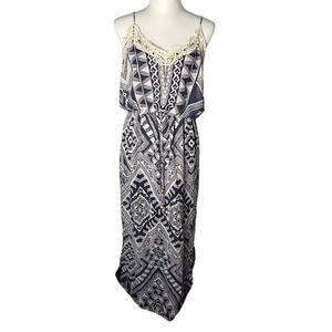 City Triangles Maxi Dress Size Large Blue and White